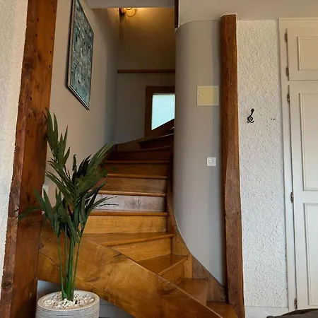 Villa Montreux וילה